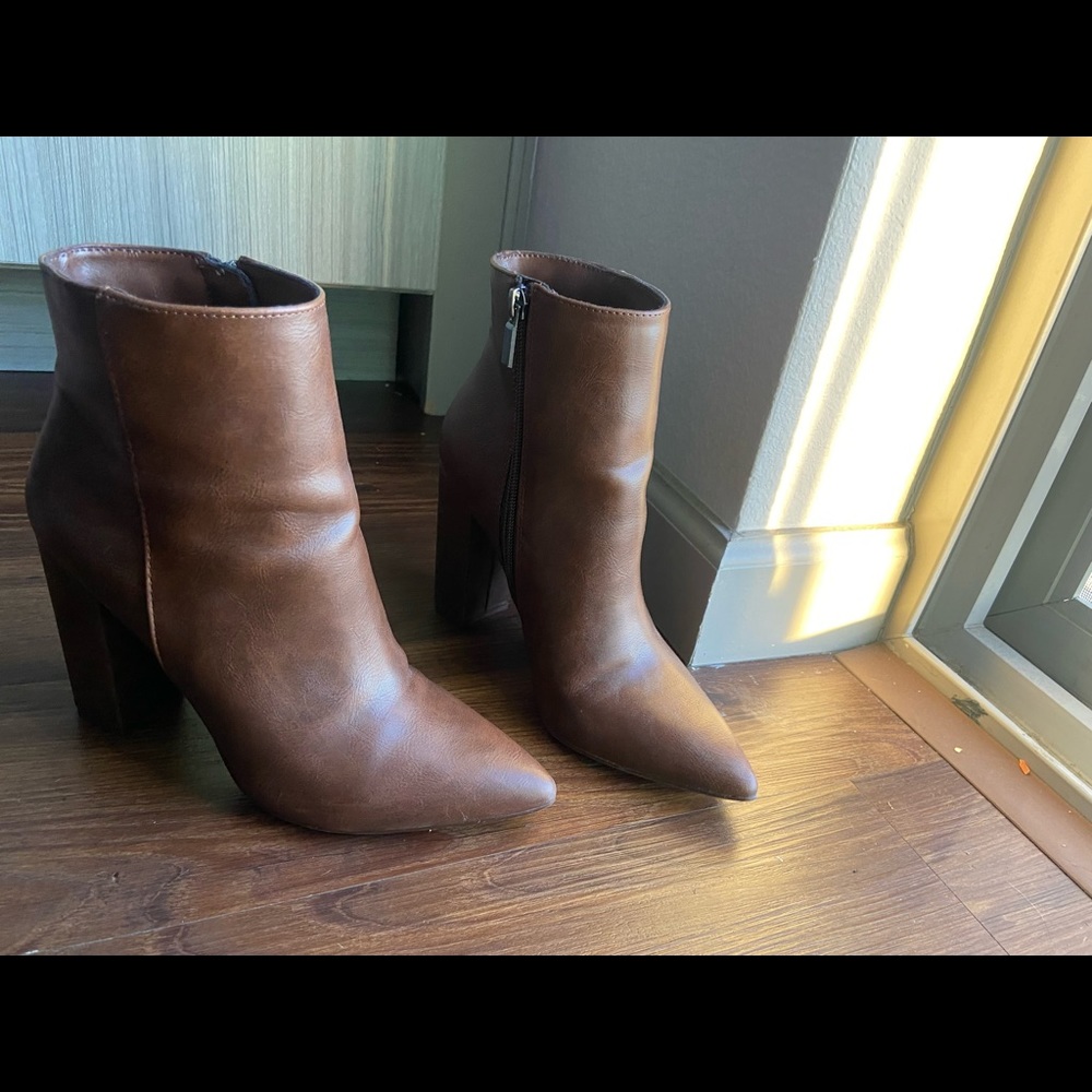 Brown boots size 7 1/2